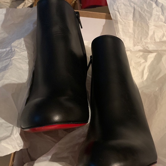 ChristiaN LOUBOUTIN - Picture 1 of 4